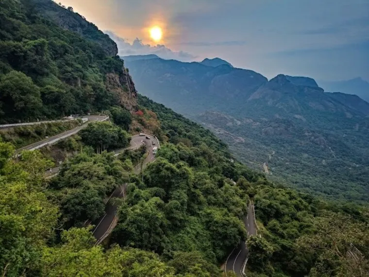 Loam's Viewpoint Hairpin Bends
